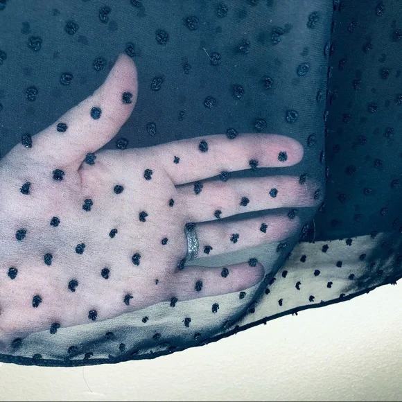 MILLOU Black sheer sleeveless textured dot blouse - Picture 5 of 5